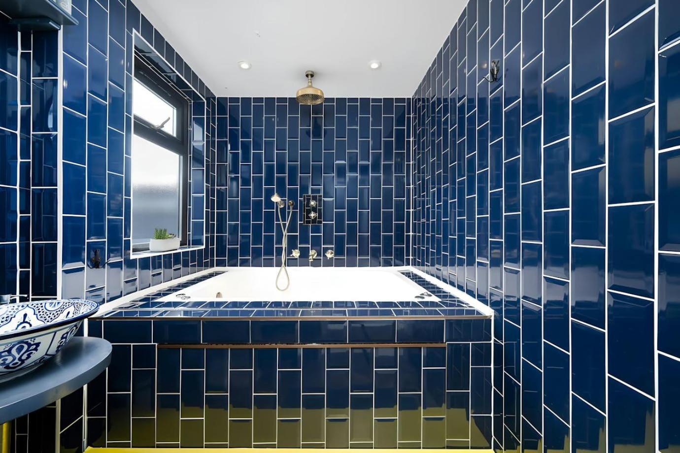 Jacuzzi Проживание в семье *